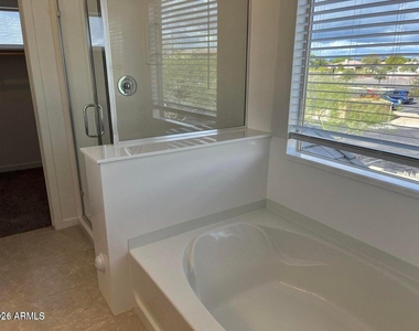 6006 W Hartford Court - Photo Thumbnail 13