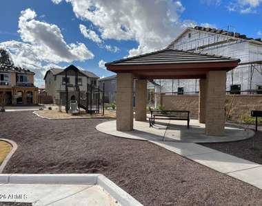 6006 W Hartford Court - Photo Thumbnail 18