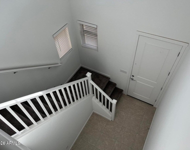 6006 W Hartford Court - Photo Thumbnail 7