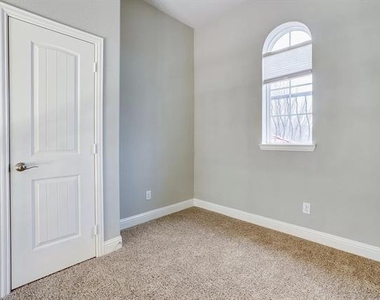 13225 Bigelow Lane - Photo Thumbnail 19