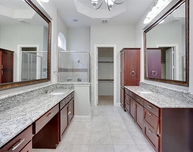 13225 Bigelow Lane - Photo Thumbnail 11