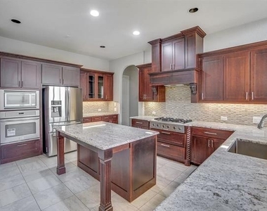13225 Bigelow Lane - Photo Thumbnail 5