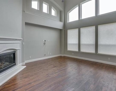 13225 Bigelow Lane - Photo Thumbnail 8