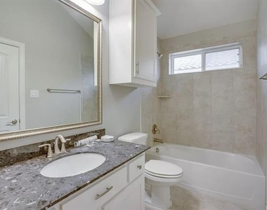 13225 Bigelow Lane - Photo Thumbnail 22