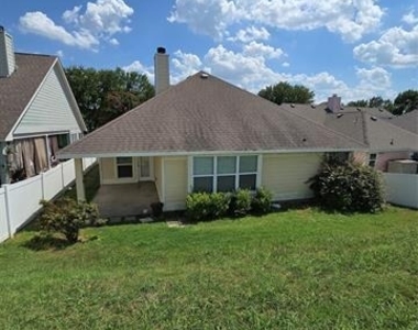 2410 Parkview Drive - Photo Thumbnail 3