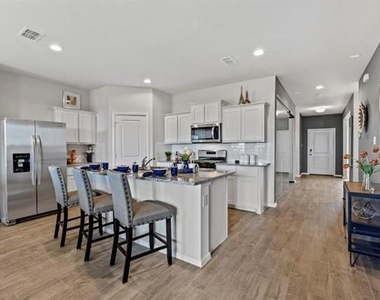 8520 Little Acorn Drive - Photo Thumbnail 4