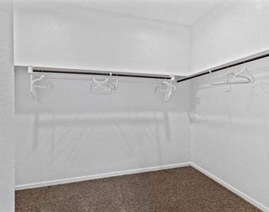 8520 Little Acorn Drive - Photo Thumbnail 6