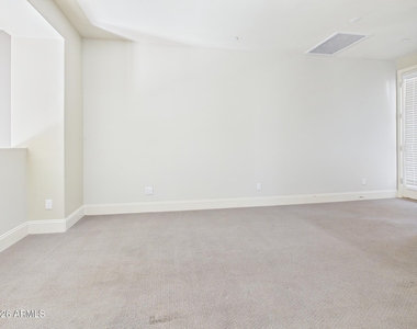 4816 N Woodmere Fairway -- - Photo Thumbnail 13
