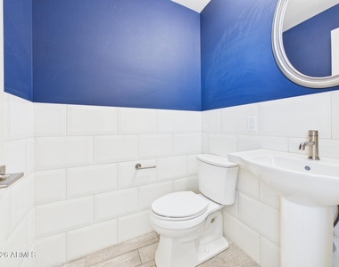 4816 N Woodmere Fairway -- - Photo Thumbnail 4