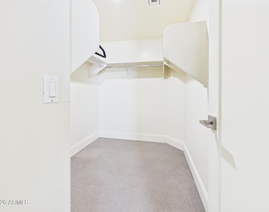 4816 N Woodmere Fairway -- - Photo Thumbnail 18
