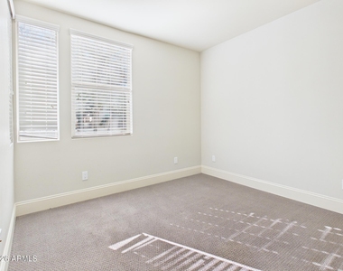 4816 N Woodmere Fairway -- - Photo Thumbnail 3