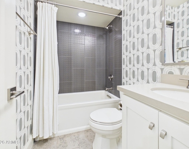 4816 N Woodmere Fairway -- - Photo Thumbnail 1