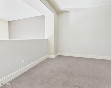 4816 N Woodmere Fairway -- - Photo Thumbnail 14
