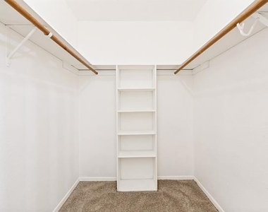 6737 Fair Meadows Drive - Photo Thumbnail 13