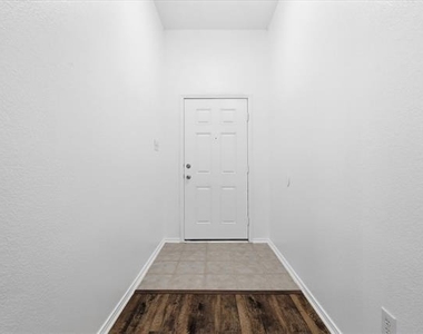 2825 Saddlebred Trail - Photo Thumbnail 5
