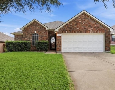 2825 Saddlebred Trail - Photo Thumbnail 2