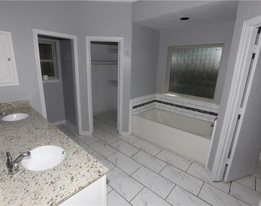 3101 Aspen - Photo Thumbnail 3