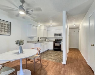 7002 Lincoln Drive - Photo Thumbnail 8