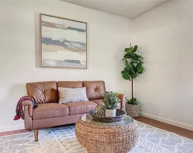 7002 Lincoln Drive - Photo Thumbnail 4