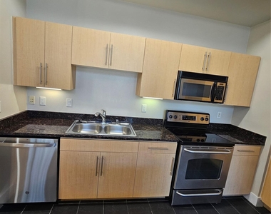 4605 Cedar Springs Road - Photo Thumbnail 15