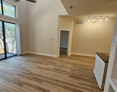 4605 Cedar Springs Road - Photo Thumbnail 11