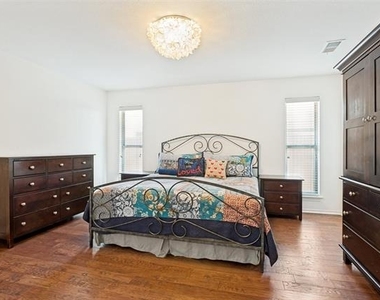1005 De Pauw Drive - Photo Thumbnail 13