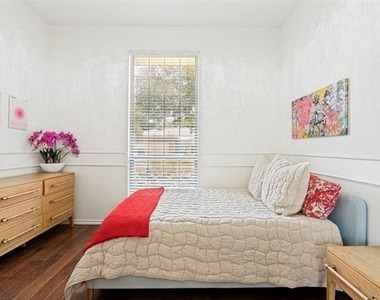1005 De Pauw Drive - Photo Thumbnail 17