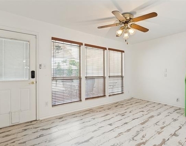 1005 De Pauw Drive - Photo Thumbnail 20