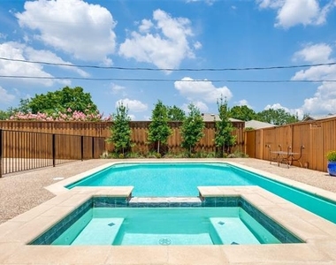 1005 De Pauw Drive - Photo Thumbnail 21