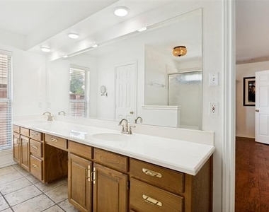 1005 De Pauw Drive - Photo Thumbnail 15