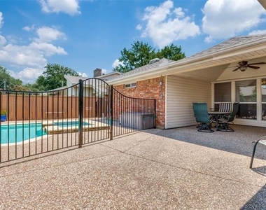 1005 De Pauw Drive - Photo Thumbnail 23