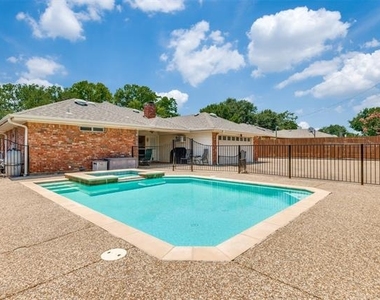 1005 De Pauw Drive - Photo Thumbnail 22