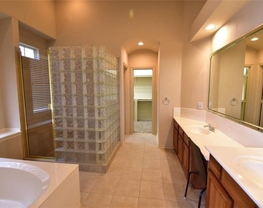14857 Holly Leaf Drive - Photo Thumbnail 11