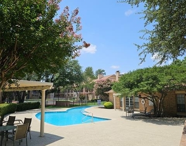 16301 Ledgemont Lane - Photo Thumbnail 4