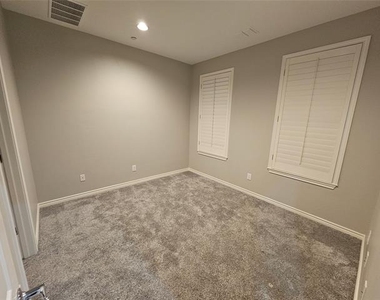 4411 Mckinney Avenue - Photo Thumbnail 5