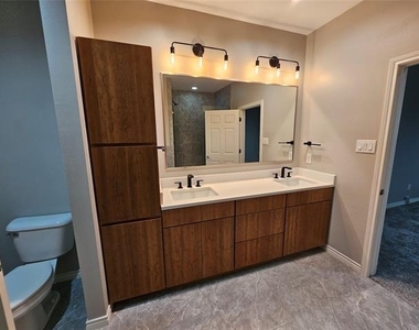 4411 Mckinney Avenue - Photo Thumbnail 25