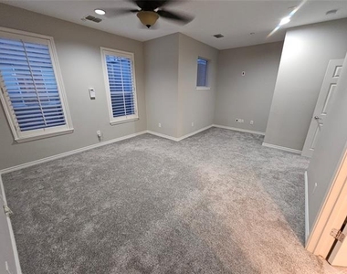 4411 Mckinney Avenue - Photo Thumbnail 26