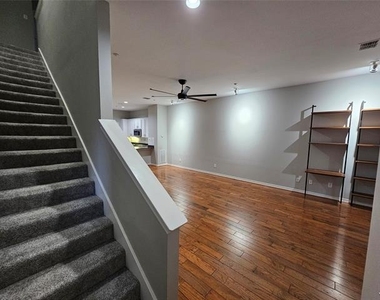 4411 Mckinney Avenue - Photo Thumbnail 16