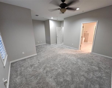4411 Mckinney Avenue - Photo Thumbnail 21