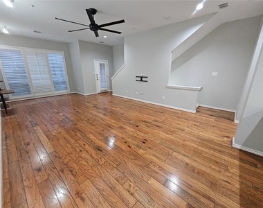 4411 Mckinney Avenue - Photo Thumbnail 14