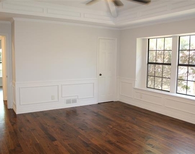 5709 Buffridge Trail - Photo Thumbnail 13