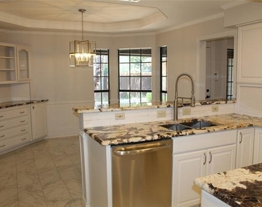 5709 Buffridge Trail - Photo Thumbnail 10