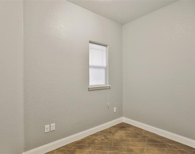 3518 Rhonni Court - Photo Thumbnail 23