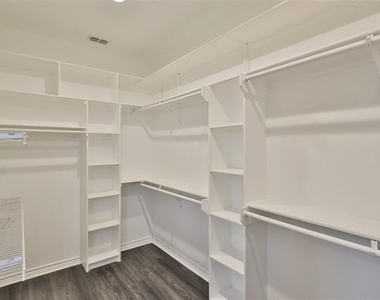 3518 Rhonni Court - Photo Thumbnail 21