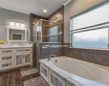 3518 Rhonni Court - Photo Thumbnail 17