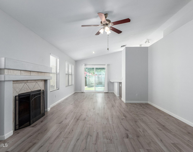 4623 E Libby Street - Photo Thumbnail 2