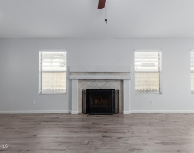 4623 E Libby Street - Photo Thumbnail 3