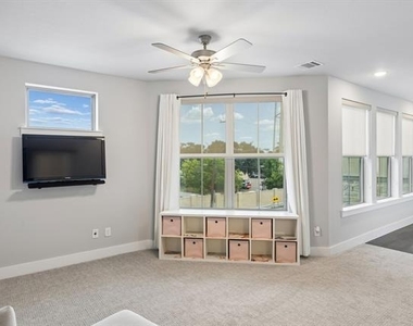 5105 Artemesia Lane - Photo Thumbnail 20