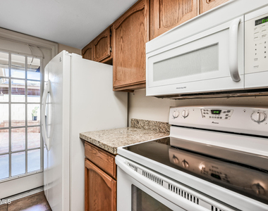 170 E Guadalupe Road - Photo Thumbnail 9