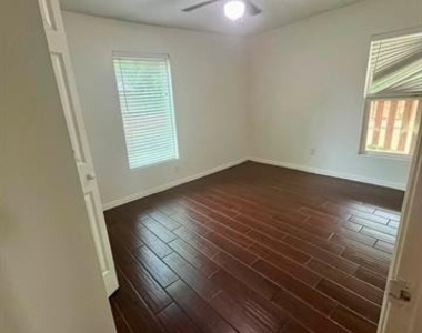 2965 Clovis Avenue - Photo Thumbnail 9